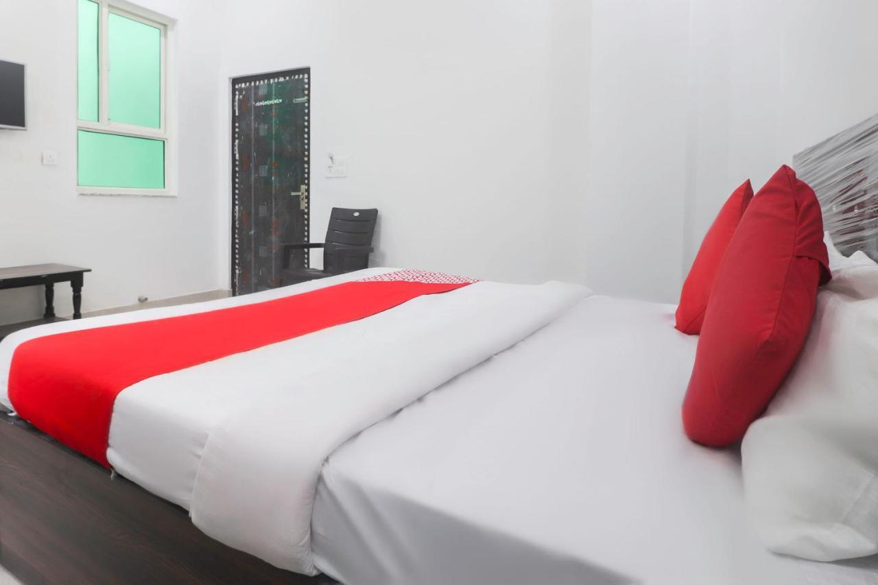 Oyo 67215 Shri Hit Radha Bhawan Hotel Vrindávan Kültér fotó