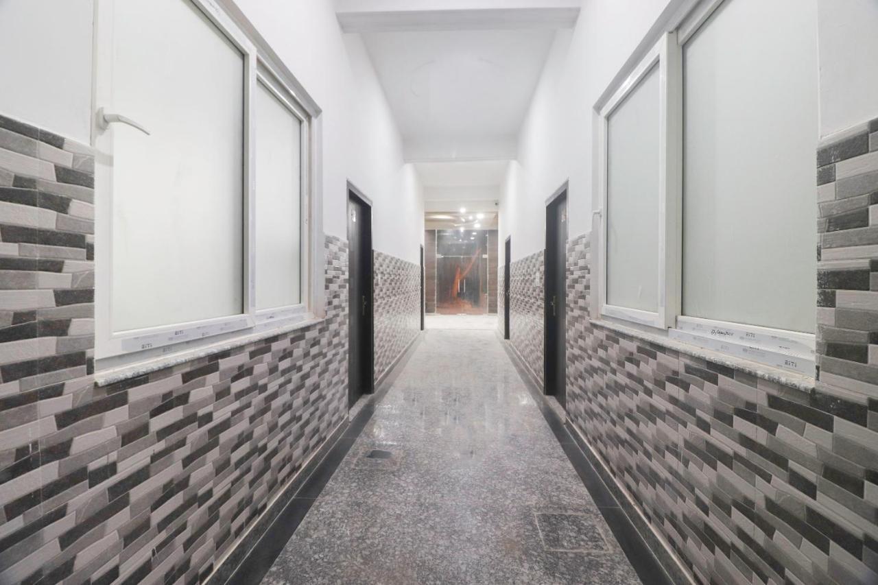 Oyo 67215 Shri Hit Radha Bhawan Hotel Vrindávan Kültér fotó