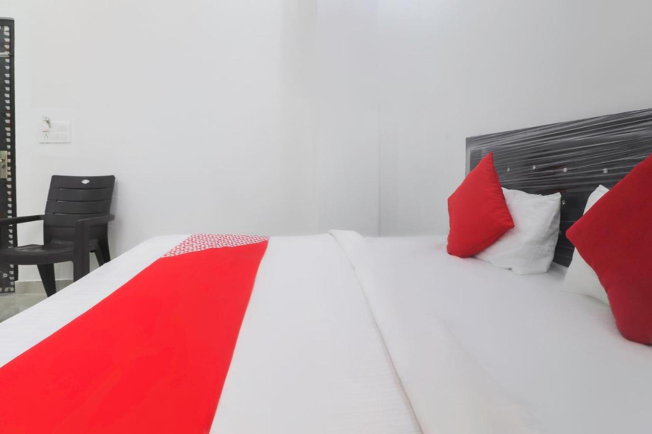 Oyo 67215 Shri Hit Radha Bhawan Hotel Vrindávan Kültér fotó