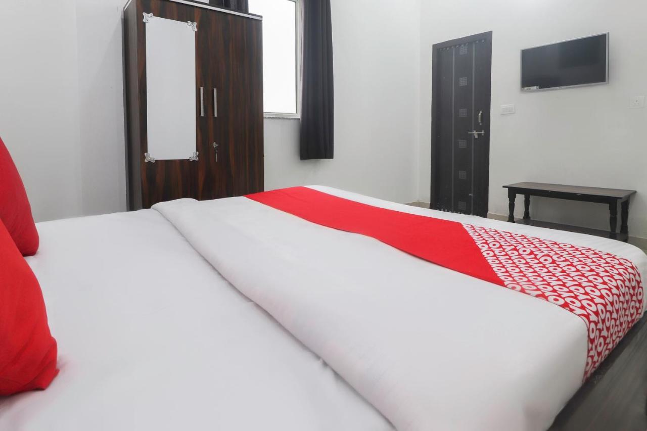 Oyo 67215 Shri Hit Radha Bhawan Hotel Vrindávan Kültér fotó