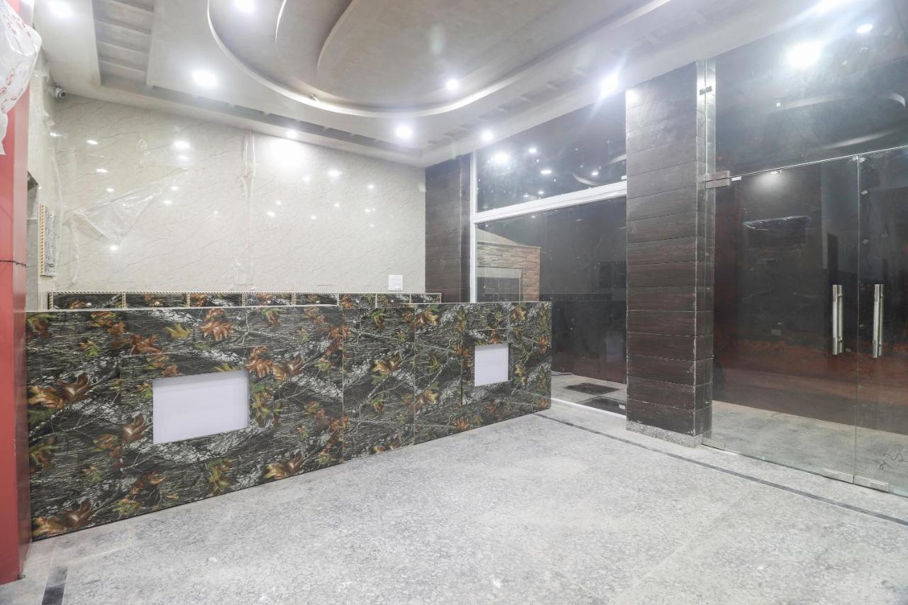 Oyo 67215 Shri Hit Radha Bhawan Hotel Vrindávan Kültér fotó