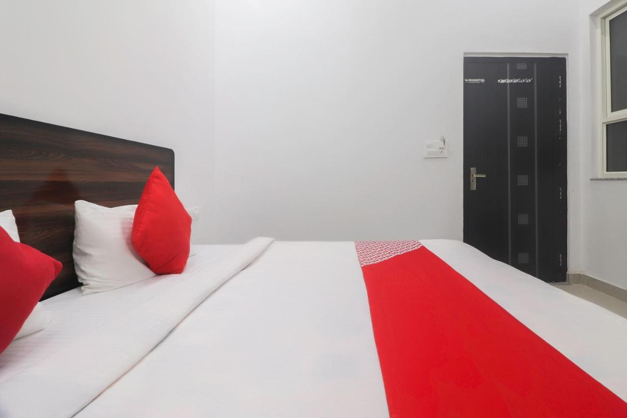 Oyo 67215 Shri Hit Radha Bhawan Hotel Vrindávan Kültér fotó