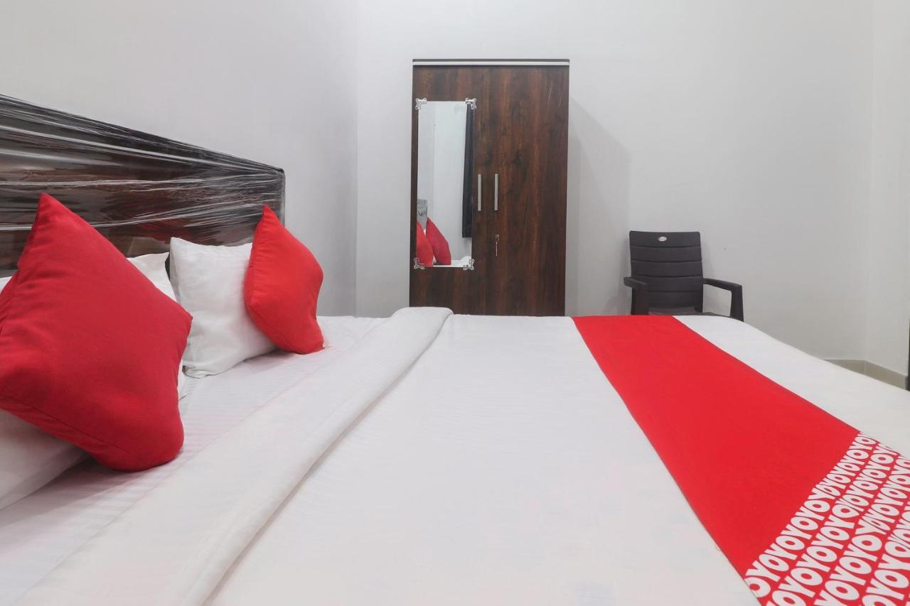 Oyo 67215 Shri Hit Radha Bhawan Hotel Vrindávan Kültér fotó